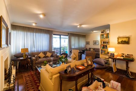 Apartamento à venda com 185m², 3 quartos e 3 vagas Apartamento à venda com 185m², 3 quartos e 3 vagasSala