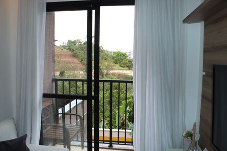 Sala de apartamento para alugar com 2 quartos, 48m² em Jardim Pioneira, Cotia