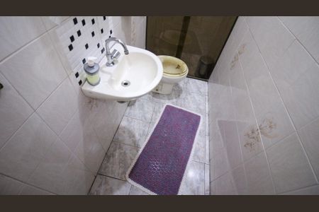 Casa à venda com 175m², 2 quartos e 2 vagas Casa à venda com 175m², 2 quartos e 2 vagasBanheiro