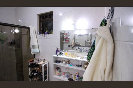 Casa à venda com 175m², 2 quartos e 2 vagas Casa à venda com 175m², 2 quartos e 2 vagasBanheiro