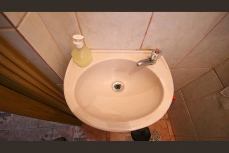 Casa à venda com 175m², 2 quartos e 2 vagas Casa à venda com 175m², 2 quartos e 2 vagasEdícula