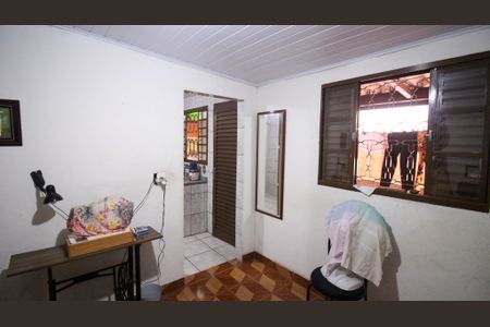 Casa à venda com 175m², 2 quartos e 2 vagas Casa à venda com 175m², 2 quartos e 2 vagasEdícula