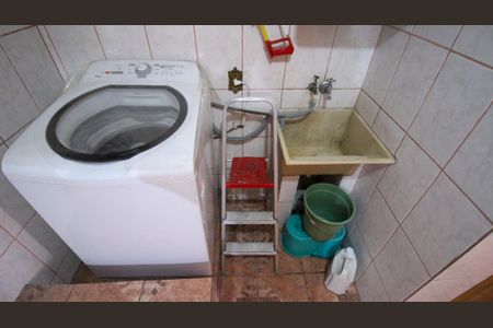 Casa à venda com 175m², 2 quartos e 2 vagas Casa à venda com 175m², 2 quartos e 2 vagasEdícula