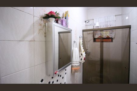 Casa à venda com 175m², 2 quartos e 2 vagas Casa à venda com 175m², 2 quartos e 2 vagasBanheiro