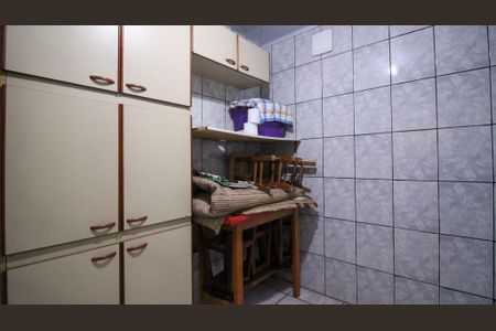 Casa à venda com 175m², 2 quartos e 2 vagas Casa à venda com 175m², 2 quartos e 2 vagasEdícula