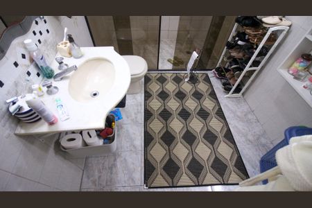 Casa à venda com 175m², 2 quartos e 2 vagas Casa à venda com 175m², 2 quartos e 2 vagasBanheiro