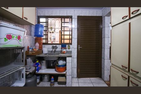 Casa à venda com 175m², 2 quartos e 2 vagas Casa à venda com 175m², 2 quartos e 2 vagasEdícula