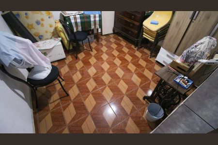 Casa à venda com 175m², 2 quartos e 2 vagas Casa à venda com 175m², 2 quartos e 2 vagasEdícula