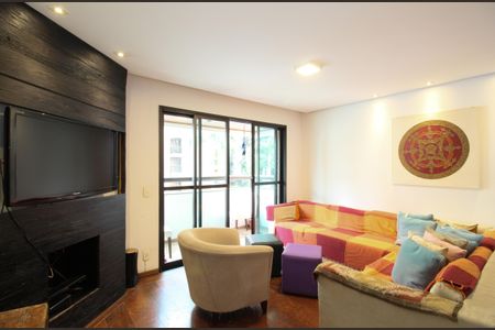 Sala de apartamento para alugar com 3 quartos, 125m² em Real Parque, São Paulo