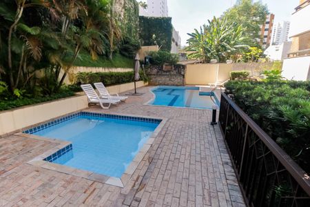 Apartamento para alugar com 154m², 4 quartos e 2 vagasÁrea comum - Piscina