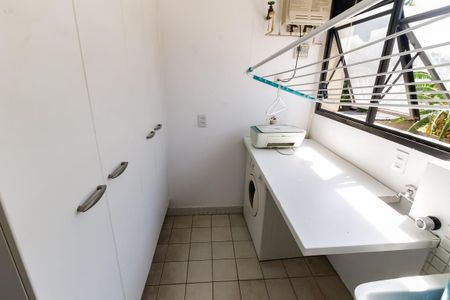 Apartamento para alugar com 154m², 4 quartos e 2 vagasÁrea de Serviço