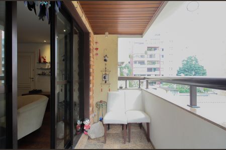 Varanda Sala de apartamento para alugar com 3 quartos, 125m² em Real Parque, São Paulo
