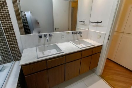 Apartamento para alugar com 154m², 4 quartos e 2 vagasBanheiro da Suíte
