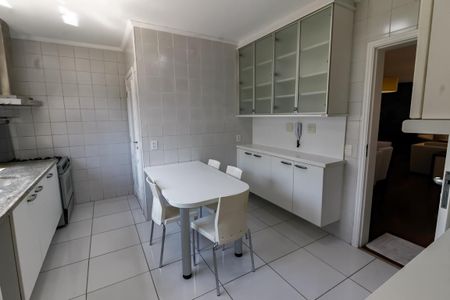 Apartamento para alugar com 154m², 4 quartos e 2 vagasCozinha - Armários