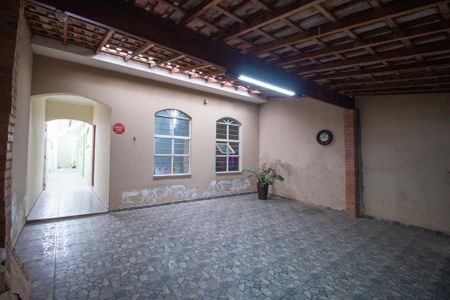 Casa para alugar com 134m², 2 quartos e 2 vagas Casa para alugar com 134m², 2 quartos e 2 vagasGaragem