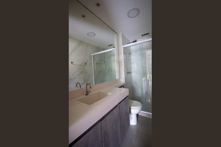 Apartamento à venda com 236m², 3 quartos e 2 vagasBanheiro da Suíte