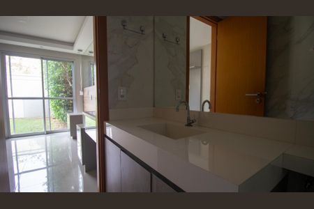 Apartamento à venda com 236m², 3 quartos e 2 vagasBanheiro da Suíte