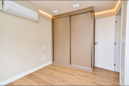 Apartamento à venda com 150m², 3 quartos e 4 vagas Apartamento à venda com 150m², 3 quartos e 4 vagasSemi-Suite