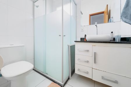 Casa de condomínio para alugar com 144m², 3 quartos e 3 vagasBanheiro Social