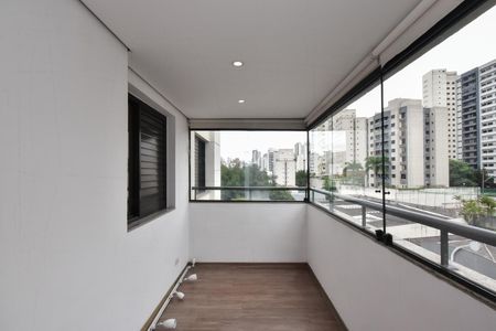 Apartamento para alugar com 110m², 3 quartos e 2 vagasVaranda
