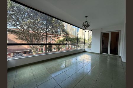 Apartamento à venda com 307m², 3 quartos e 4 vagasFoto 02