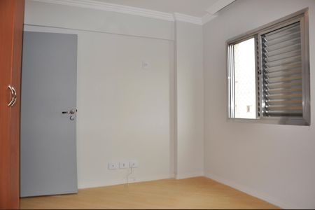 Apartamento à venda com 194m², 3 quartos e 2 vagas Apartamento à venda com 194m², 3 quartos e 2 vagasQuarto 1