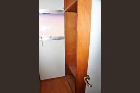 Apartamento à venda com 194m², 3 quartos e 2 vagas Apartamento à venda com 194m², 3 quartos e 2 vagasCloset da Suíte