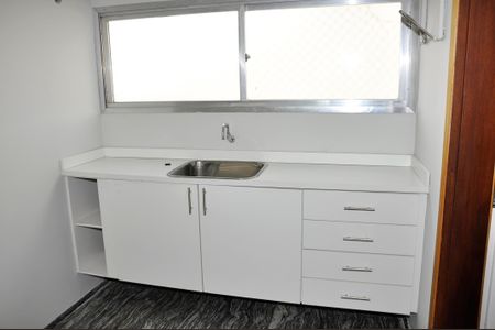 Apartamento à venda com 194m², 3 quartos e 2 vagas Apartamento à venda com 194m², 3 quartos e 2 vagasÁrea de Serviço