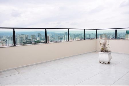 Apartamento à venda com 194m², 3 quartos e 2 vagas Apartamento à venda com 194m², 3 quartos e 2 vagasTerraço