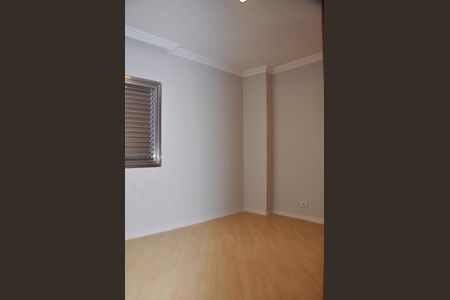 Apartamento à venda com 194m², 3 quartos e 2 vagas Apartamento à venda com 194m², 3 quartos e 2 vagasQuarto 1