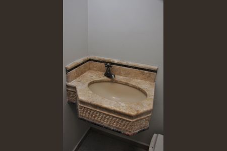 Apartamento à venda com 194m², 3 quartos e 2 vagas Apartamento à venda com 194m², 3 quartos e 2 vagasLavabo