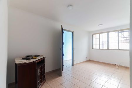 Casa à venda com 74m², 3 quartos e 2 vagasSala