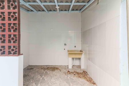 Casa à venda com 74m², 3 quartos e 2 vagasLavanderia