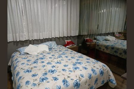 Casa à venda com 174m², 2 quartos e 3 vagas Casa à venda com 174m², 2 quartos e 3 vagasQUARTO