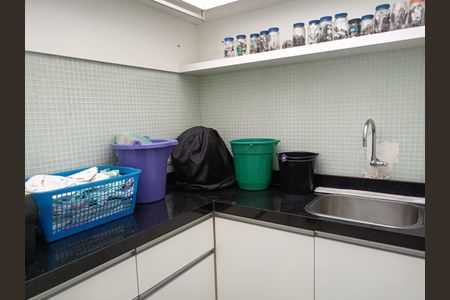 Casa à venda com 174m², 2 quartos e 3 vagas Casa à venda com 174m², 2 quartos e 3 vagasLAVANDERIA