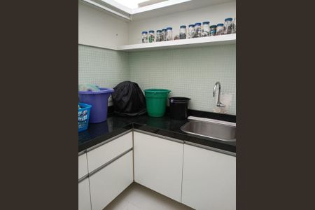 Casa à venda com 174m², 2 quartos e 3 vagas Casa à venda com 174m², 2 quartos e 3 vagasLAVANDERIA