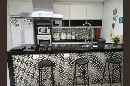 Casa à venda com 174m², 2 quartos e 3 vagas Casa à venda com 174m², 2 quartos e 3 vagasCOZINHA