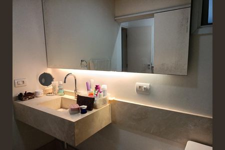 Casa à venda com 174m², 2 quartos e 3 vagas Casa à venda com 174m², 2 quartos e 3 vagasBANHEIRO