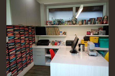 Casa à venda com 174m², 2 quartos e 3 vagas Casa à venda com 174m², 2 quartos e 3 vagasESCRITÒRIO