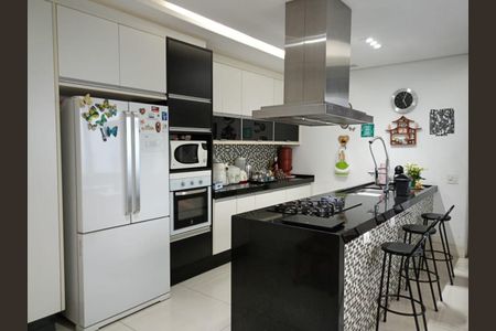 Casa à venda com 174m², 2 quartos e 3 vagas Casa à venda com 174m², 2 quartos e 3 vagasCOZINHA