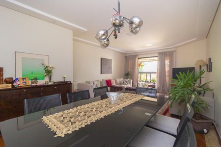 Apartamento à venda com 142m², 3 quartos e 2 vagas Apartamento à venda com 142m², 3 quartos e 2 vagasSala de Jantar