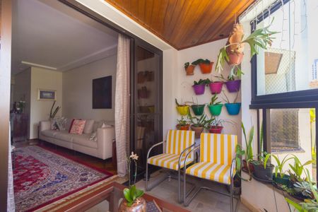 Apartamento à venda com 142m², 3 quartos e 2 vagas Apartamento à venda com 142m², 3 quartos e 2 vagasVaranda