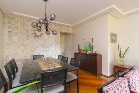 Apartamento à venda com 142m², 3 quartos e 2 vagas Apartamento à venda com 142m², 3 quartos e 2 vagasSala de Jantar