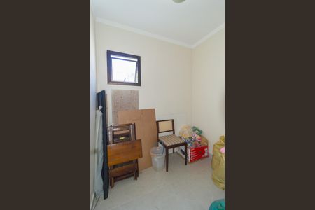 Apartamento à venda com 142m², 3 quartos e 2 vagas Apartamento à venda com 142m², 3 quartos e 2 vagasQuarto de Serviço