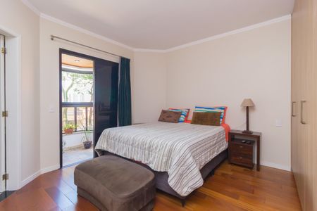 Apartamento à venda com 142m², 3 quartos e 2 vagas Apartamento à venda com 142m², 3 quartos e 2 vagasSuíte