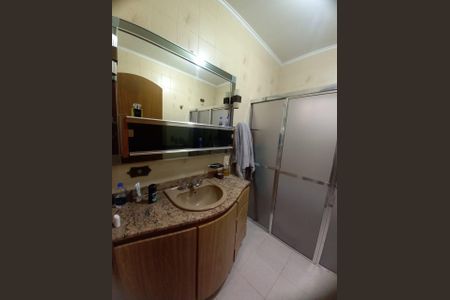 Casa à venda com 194m², 2 quartos e 3 vagasBanheiro