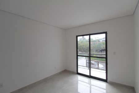 Casa de condomínio à venda com 140m², 3 quartos e 2 vagasSuite