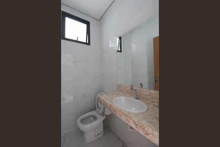 Casa de condomínio à venda com 140m², 3 quartos e 2 vagasLavabo