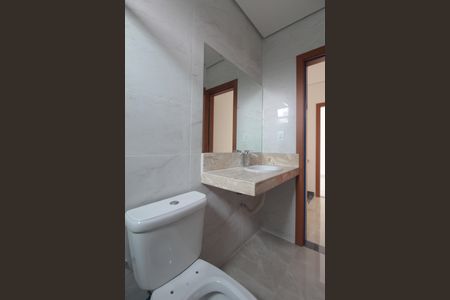 Casa de condomínio à venda com 140m², 3 quartos e 2 vagasBanheiro Social