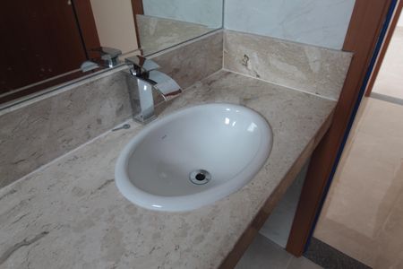 Casa de condomínio à venda com 140m², 3 quartos e 2 vagasBanheiro Social